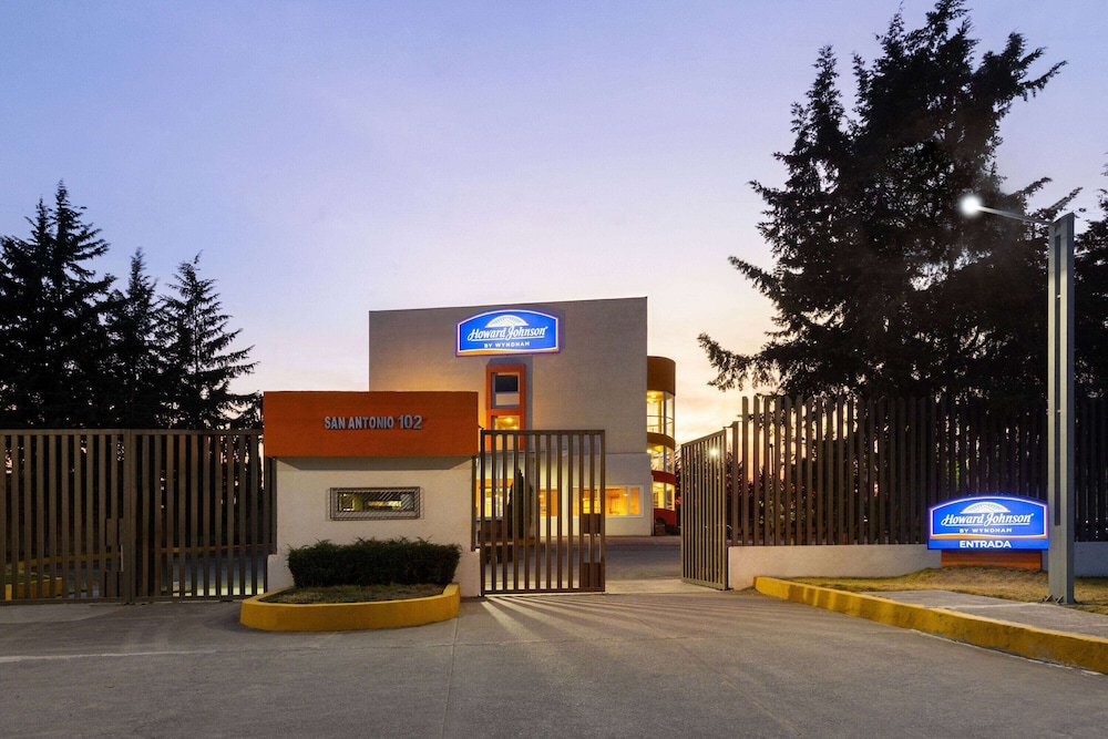 Howard Johnson by Wyndham Toluca 45/49