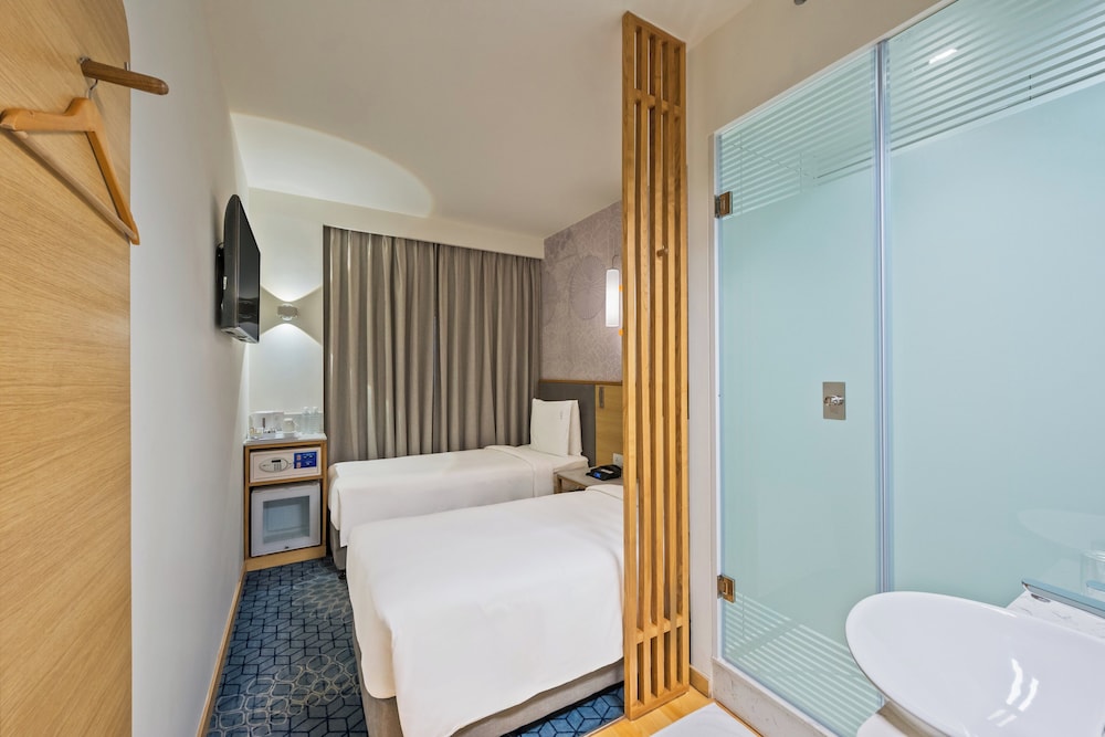 Holiday Inn Express Gurgaon Sector 50 49/49