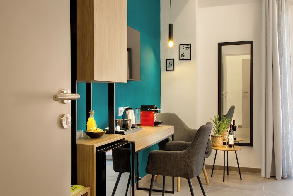 Mare Fuori Rooms 12/23