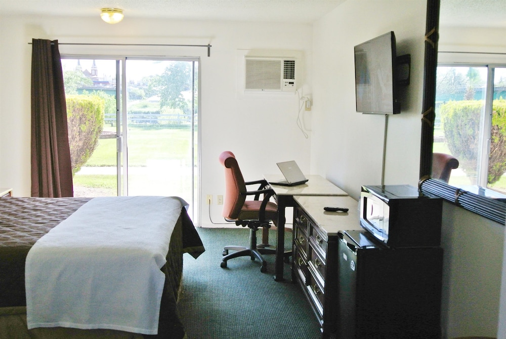 Travelodge by Wyndham Red Bluff South of Redding 40/65
