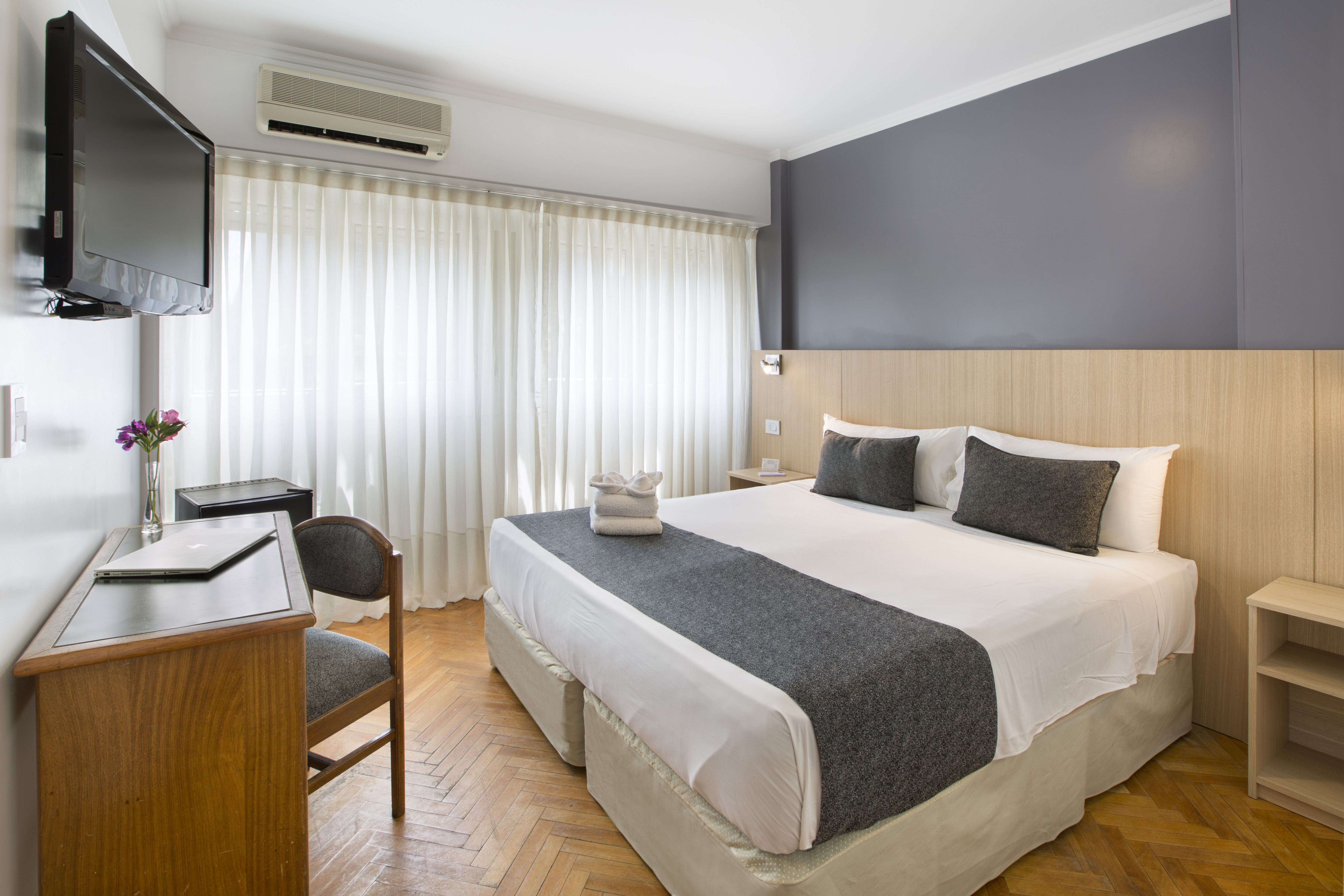 Room, Single