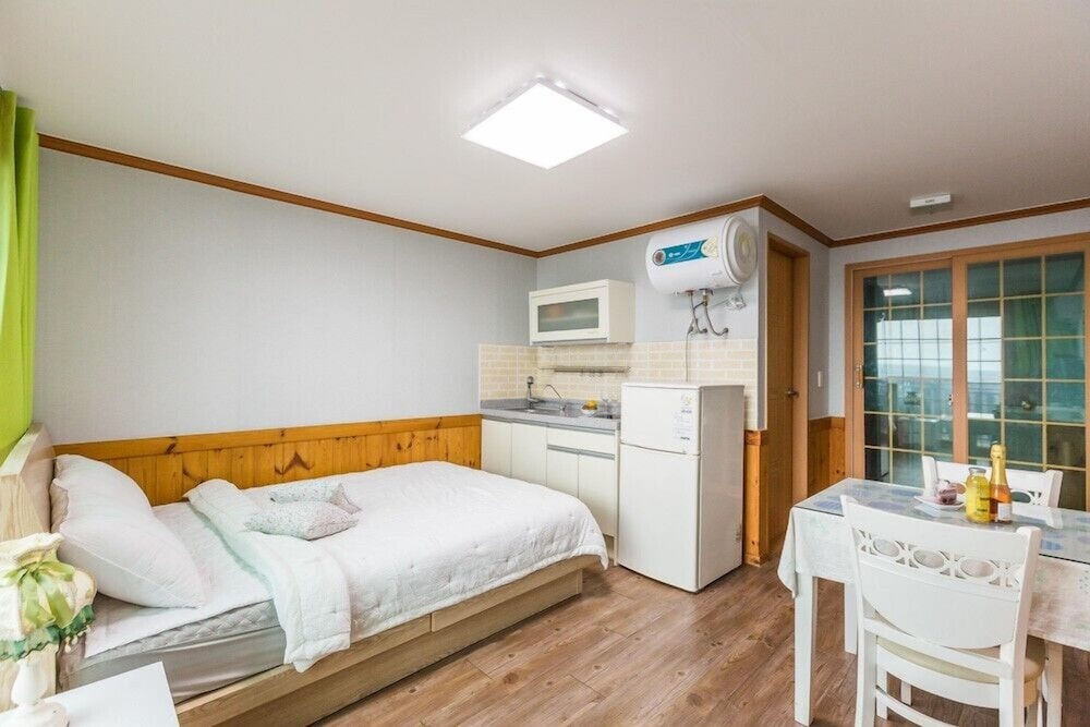 Yeongdeok Sora Pension 7/50
