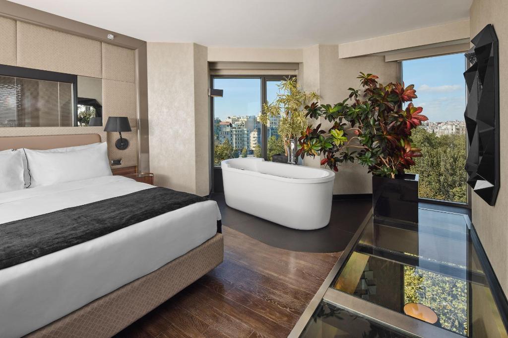 1 Bedroom, Bi Level, Loft, Suite, Double Bed, Bosphorus View, Sofa