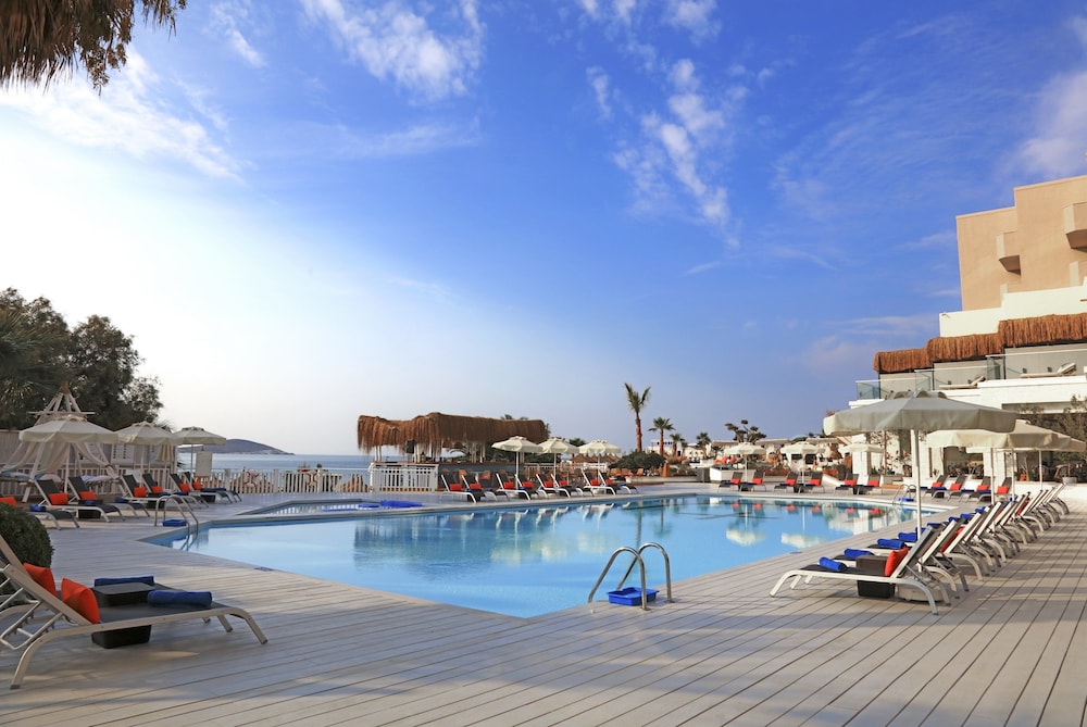 Design Plus Seya Beach Hotel 64/67