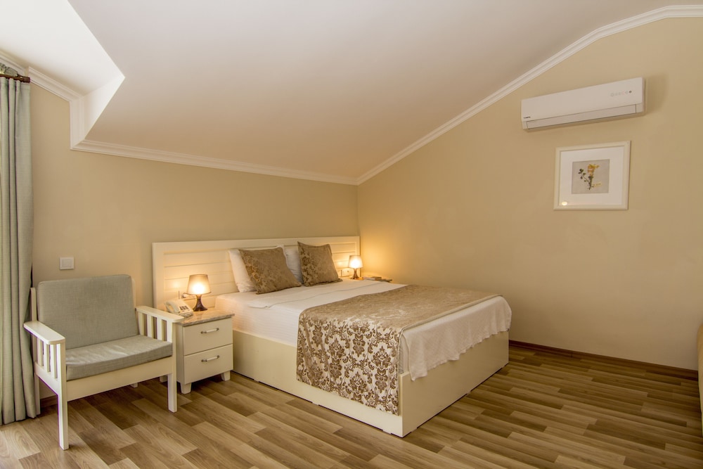 UNSAL HOTEL 11/45