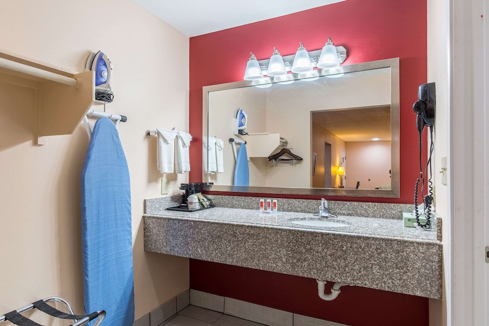 Quality Inn & Suites Bridge City/Orange 29/29