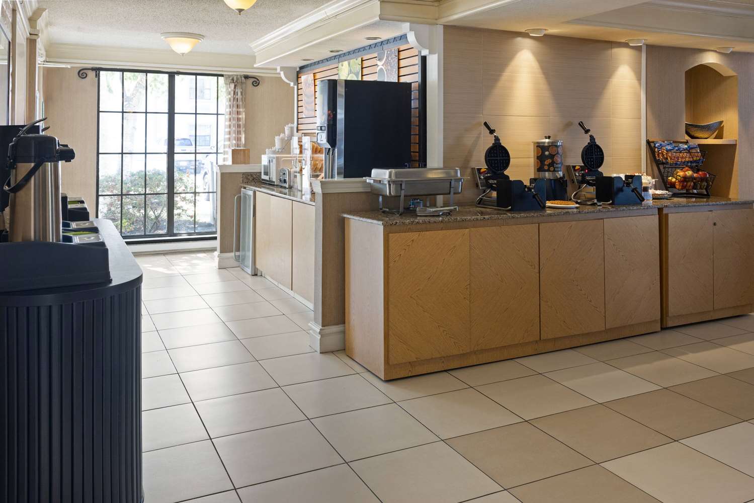 La Quinta Inn by Wyndham Pittsburgh Airport 5/36