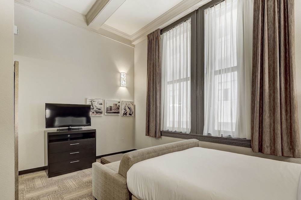 Staybridge Suites BALTIMORE INNER HARBOR 34/80
