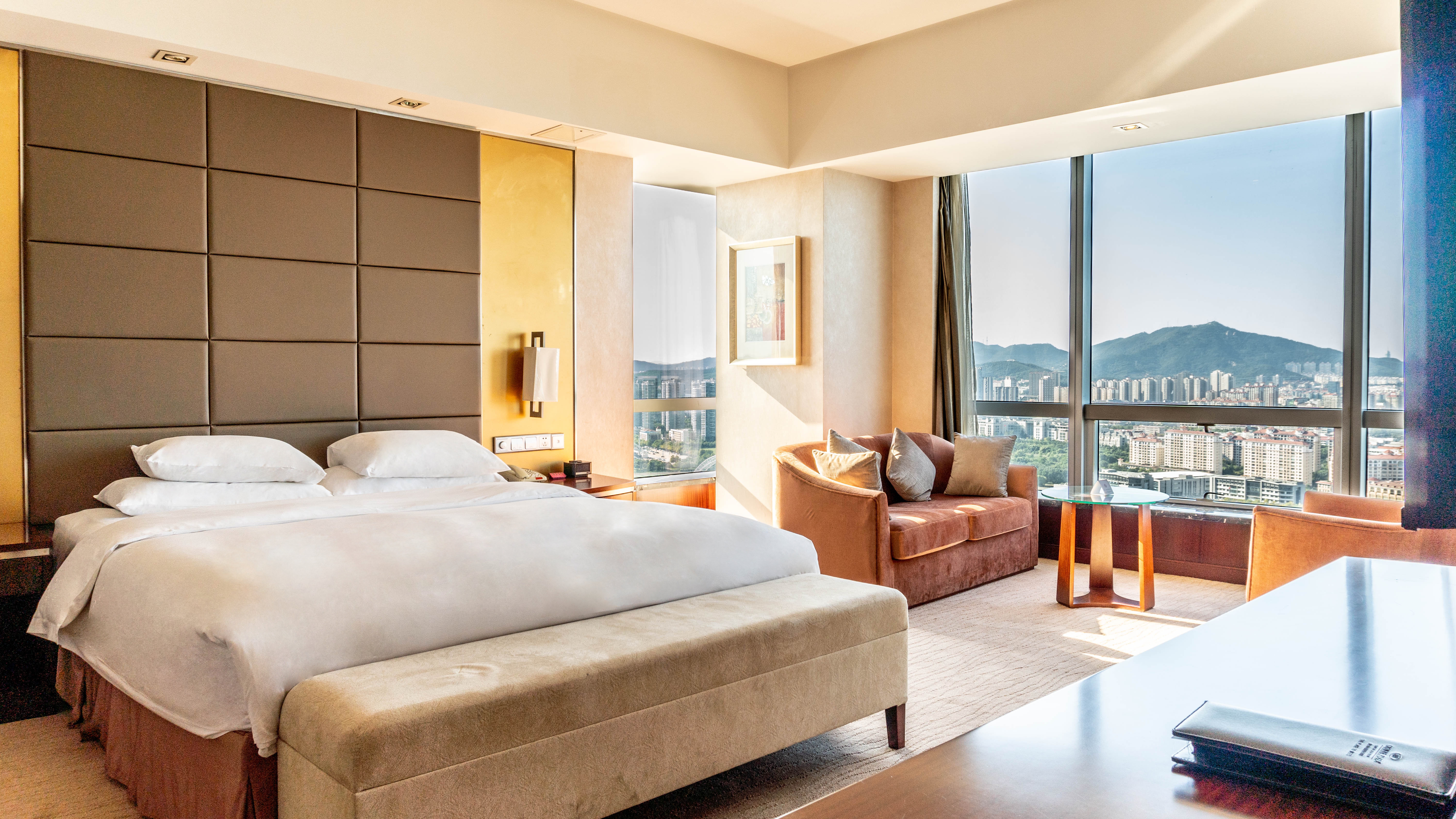Crowne Plaza Yantai Seaview 28/82