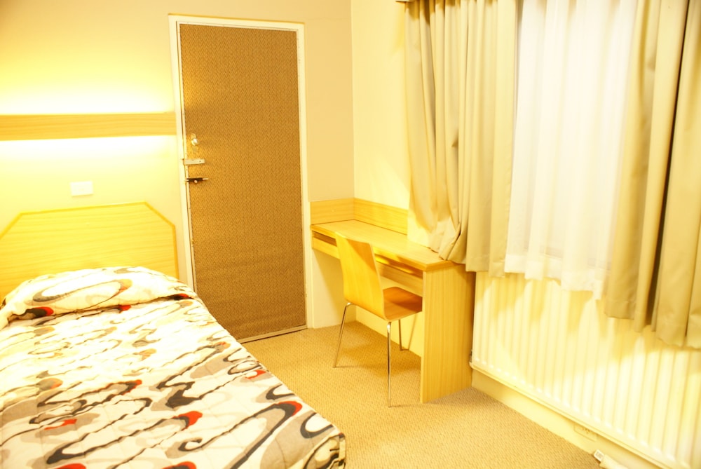 Country Lodge Motor Inn 23/50
