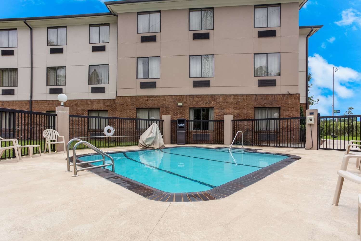 Comfort Suites Saraland - North Mobile 4/27