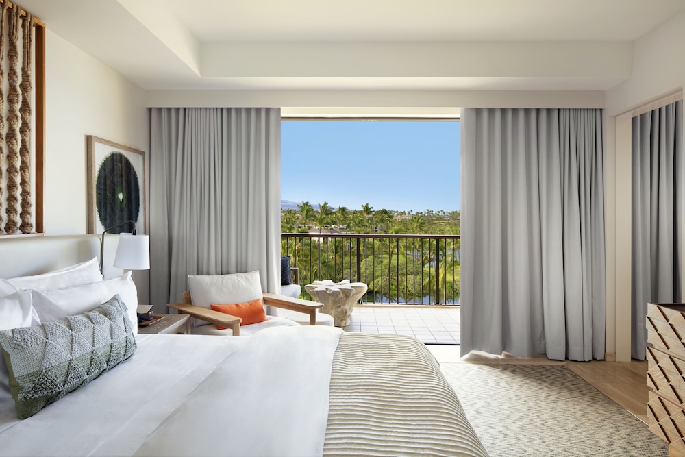 room, 2 queen beds, partial ocean view