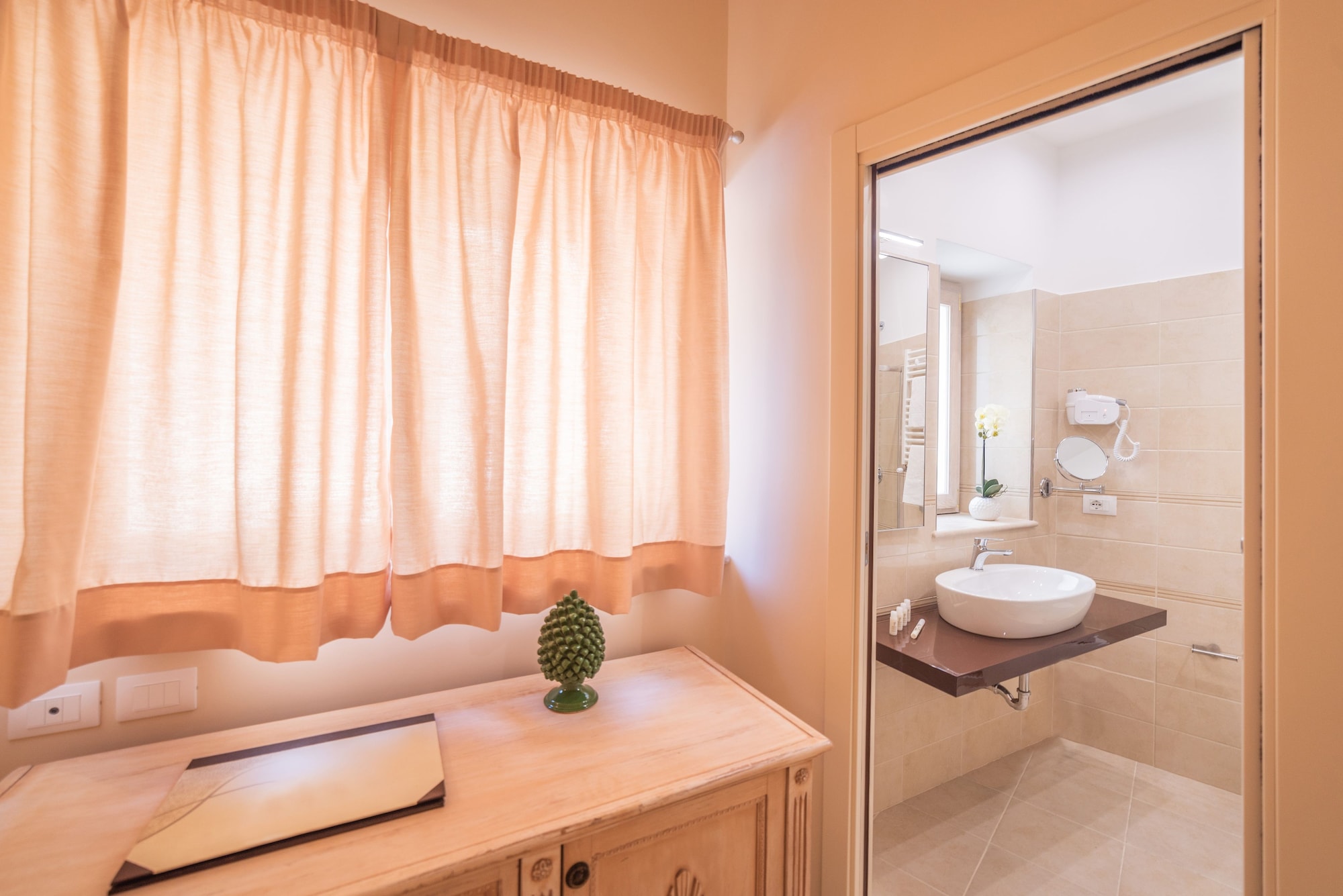 Classic, Petite, Double Bed, Hotel Casa Adele 5/5