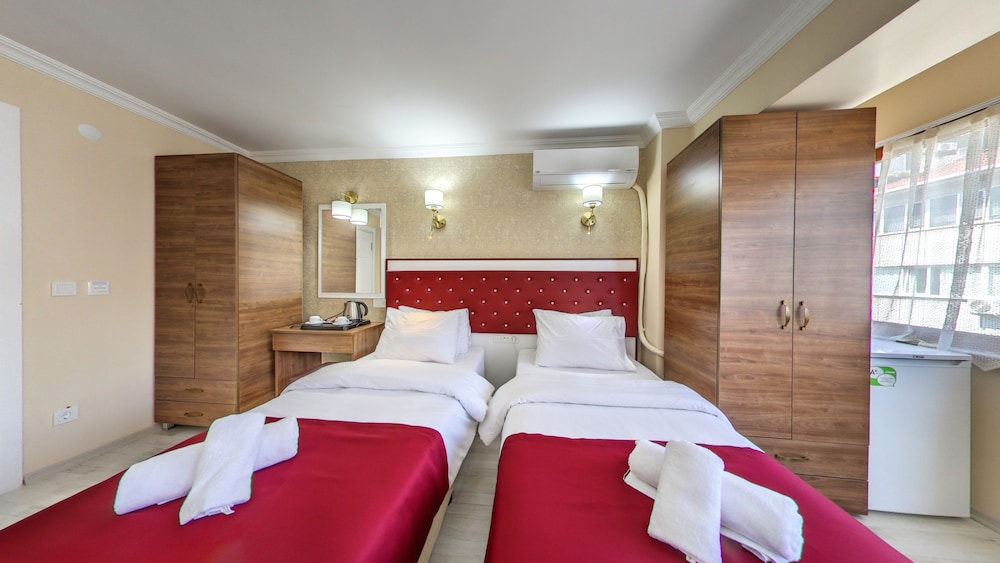 Cihangir Palace Hotel 23/69