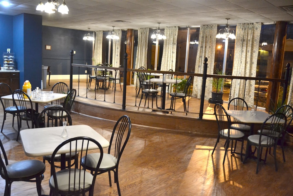 Cascades Inn 46/70