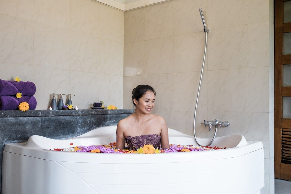 Desa Swan Villas & SPA, Keramas (Formerly Desa Pramana Swan) 3/50