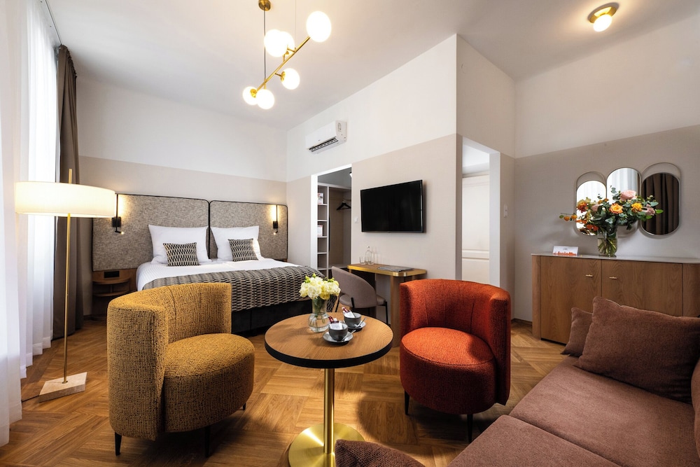 Palladian Hotel 43/67