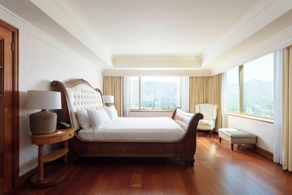 1 Bedroom, Presidential, Suite, King Bed, Mountain View