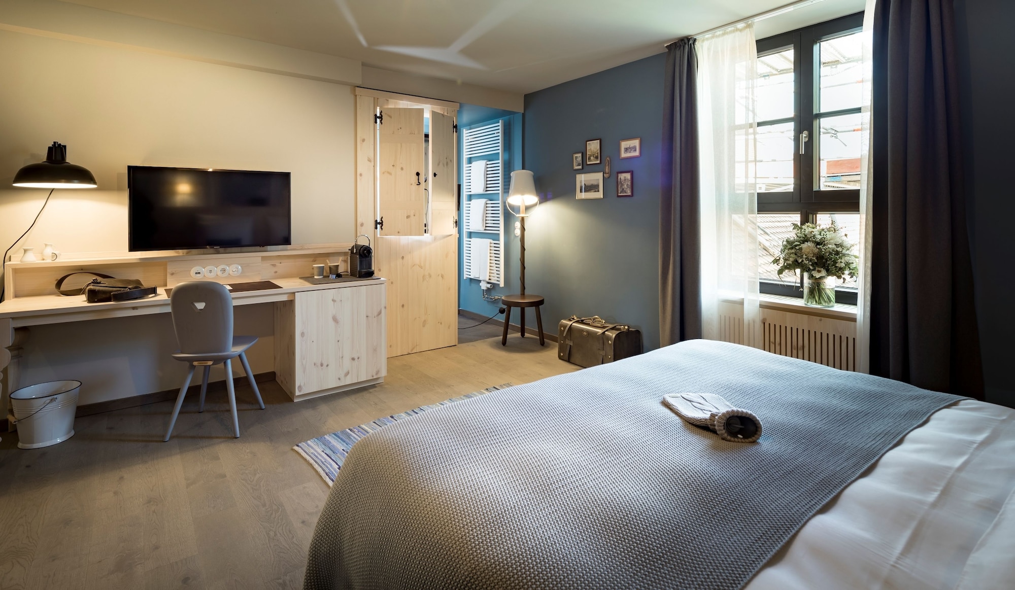 SUPERIOR, DOUBLE BED
