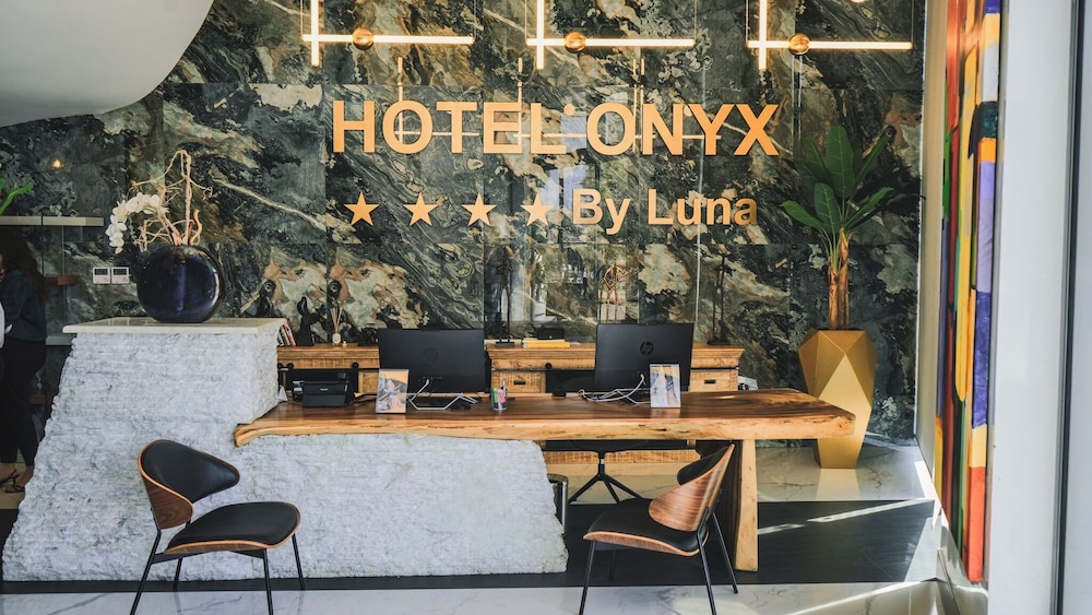 Hotel Onyx By Luna 57/61