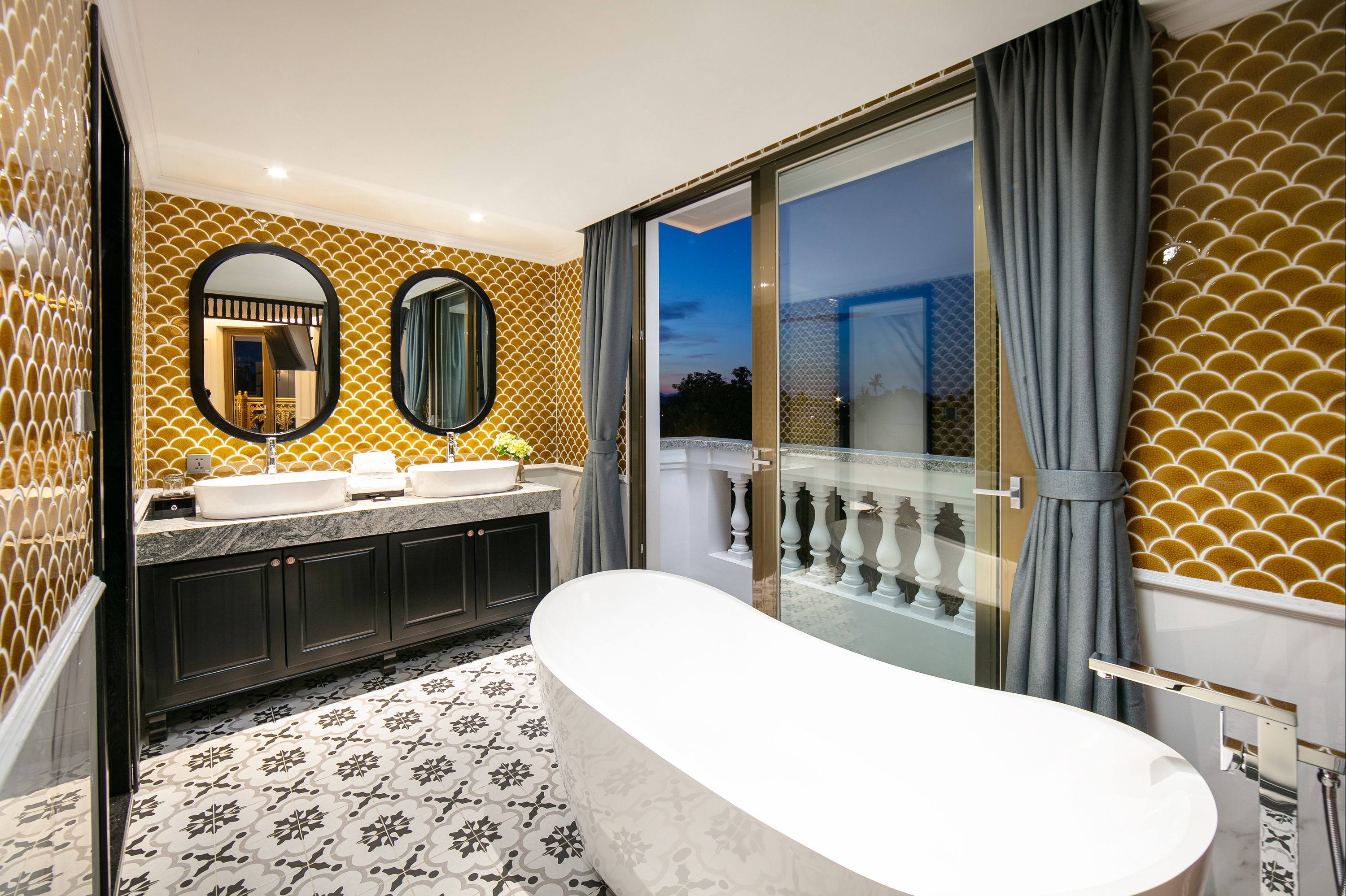 Suite, Balcony, Grand Sunrise Palace Hoi An 4/4