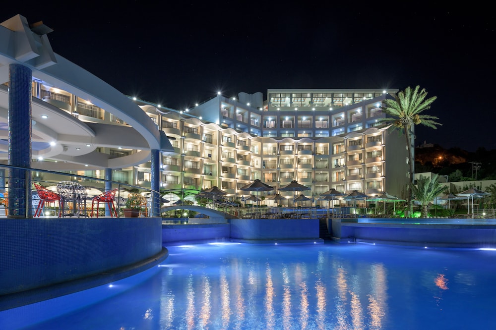 Atrium Platinum Luxury Resort photo4
