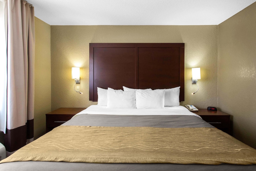 Comfort Inn & Suites Deming 10/41