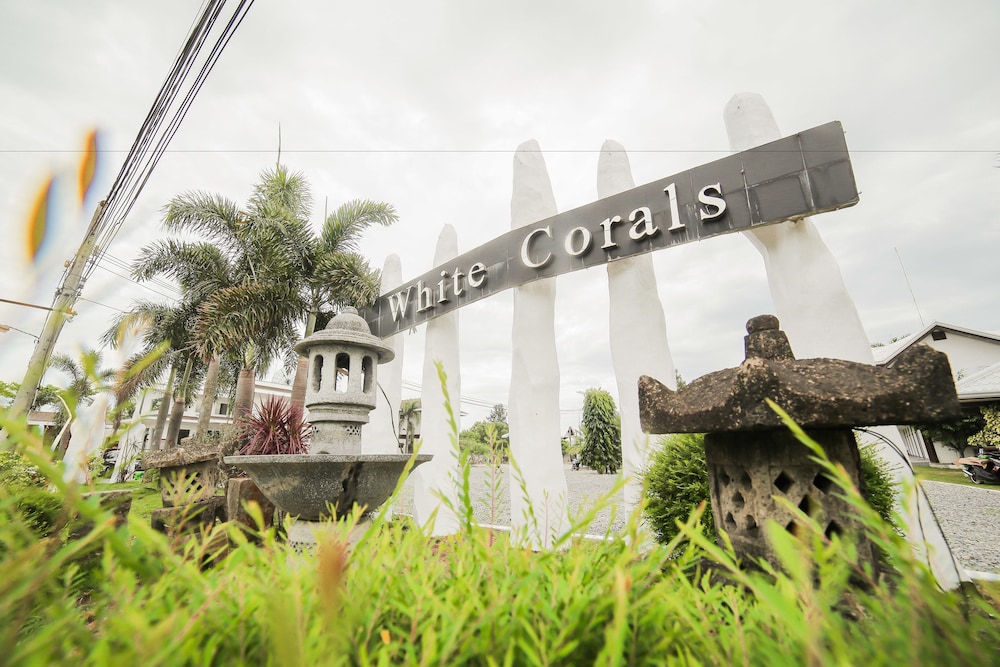 Bataan White Corals Beach Resort 8/42