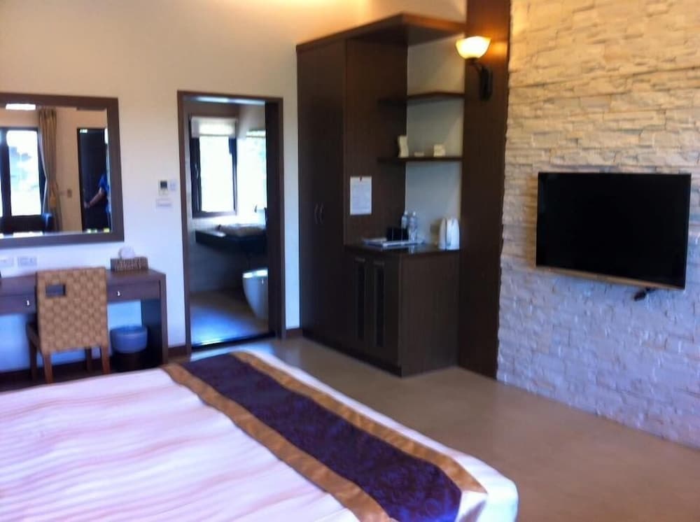 Pangola B&B 7/66