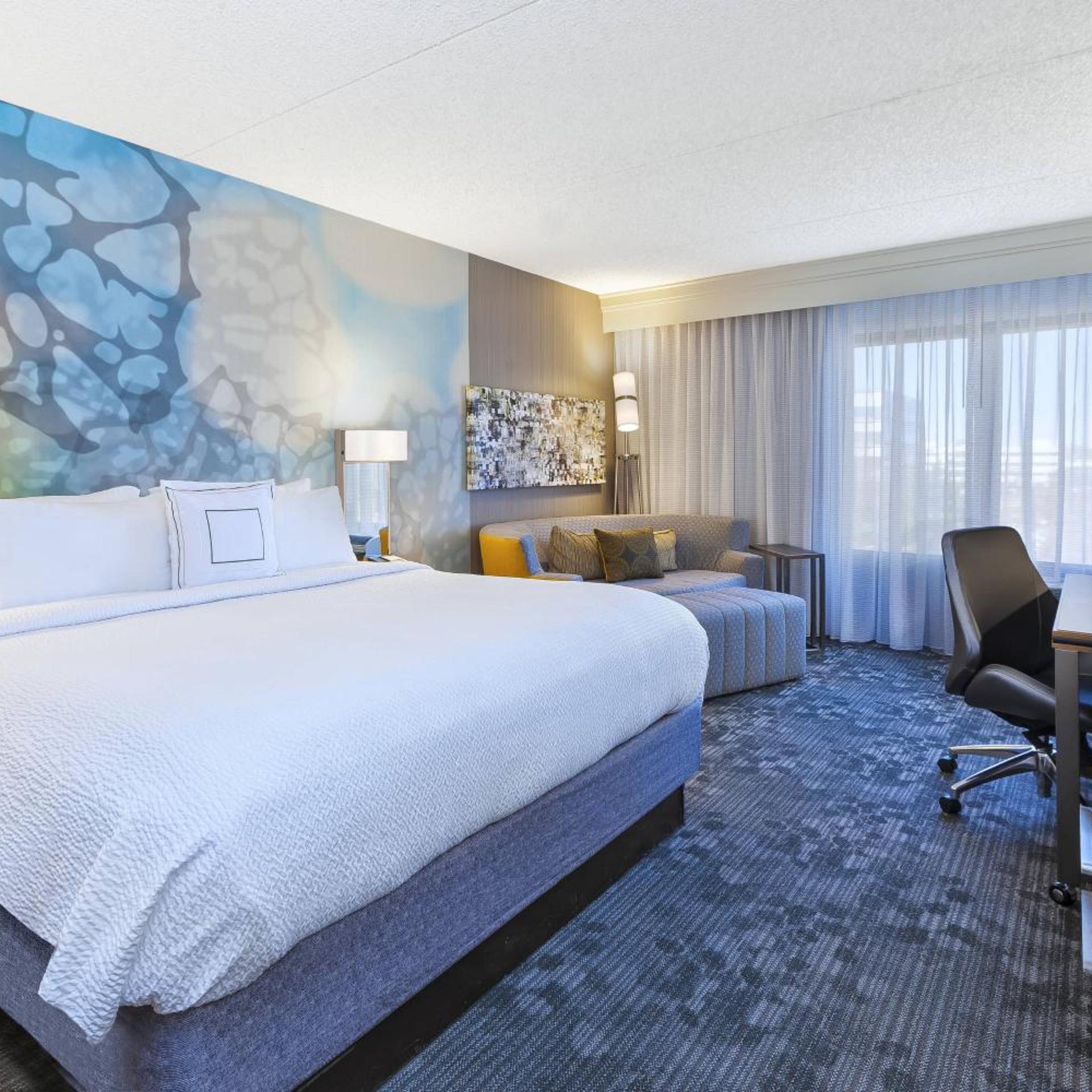 Room, King Bed, Bathtub, Accessible