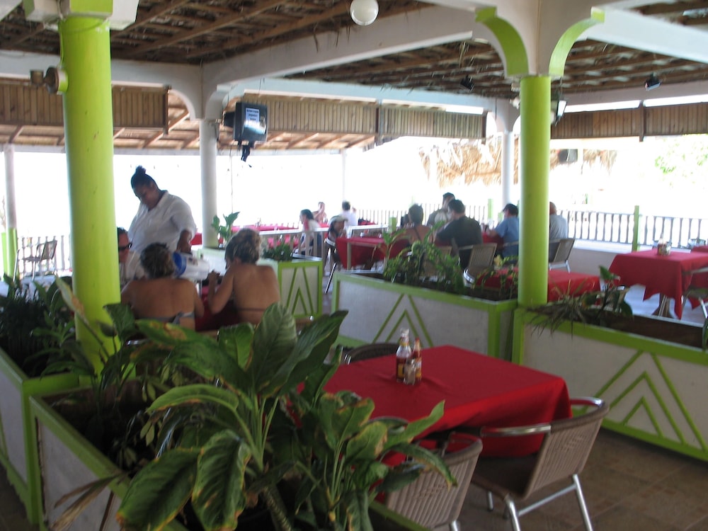 Fun Holiday Beach Resort 56/73