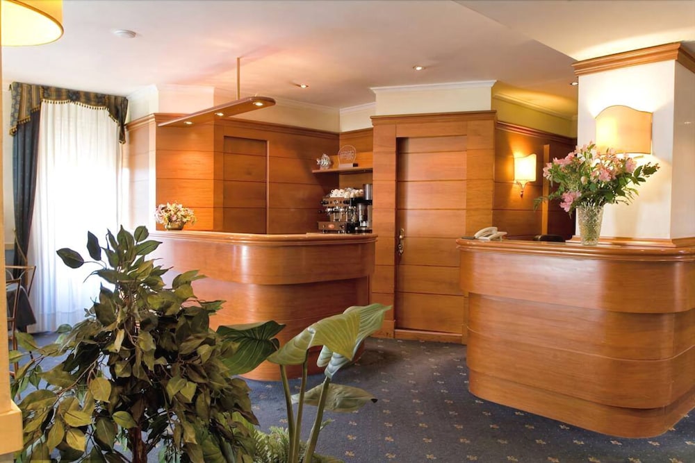 Hotel Laura 7/55