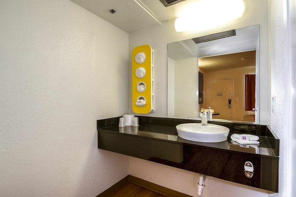 Motel6 Carlsbad, CA Beach 49/50