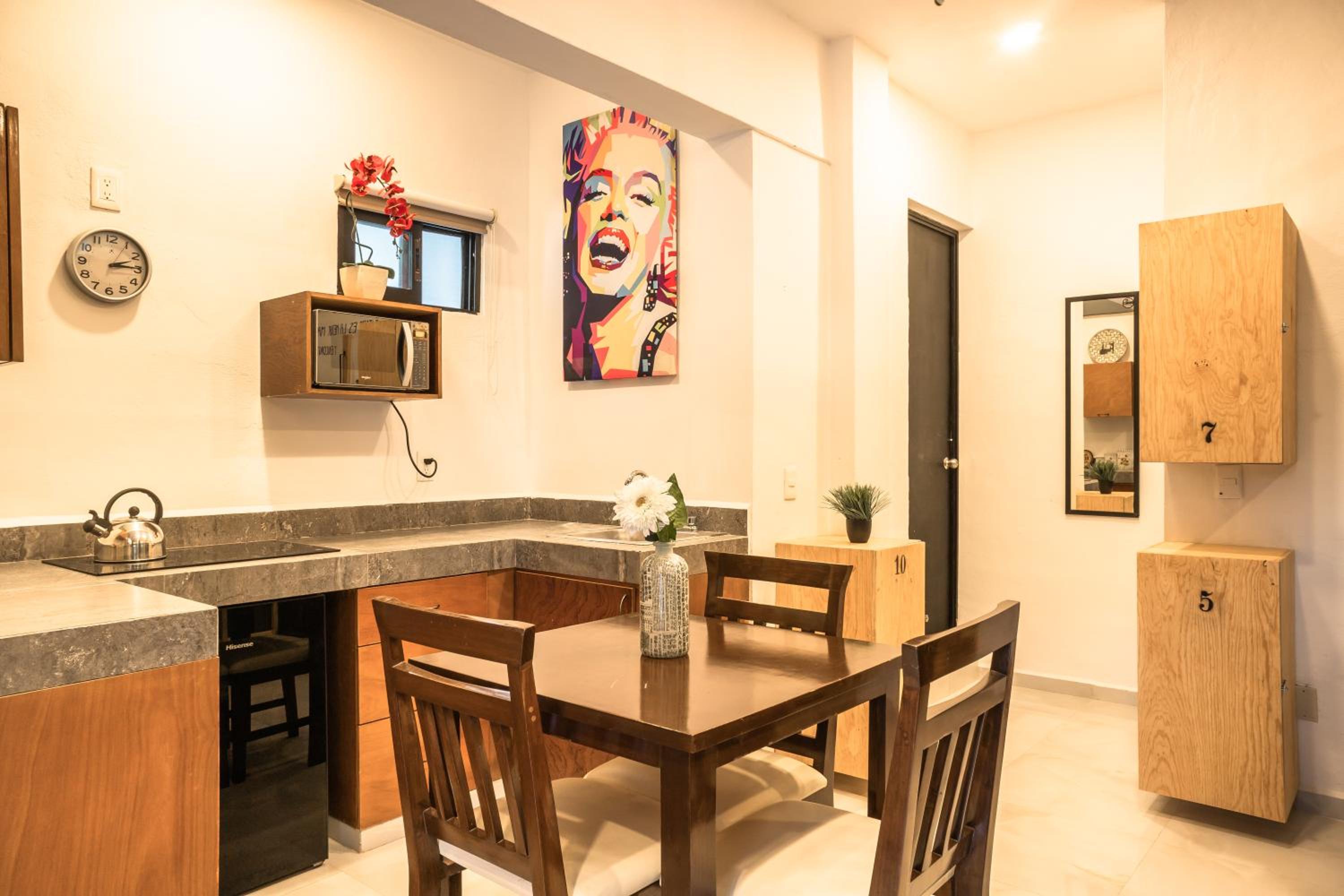 Maui Suites by GuruHotel 36/50
