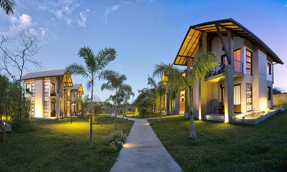 Chaarya Resort Spa By Chandrika 58/60