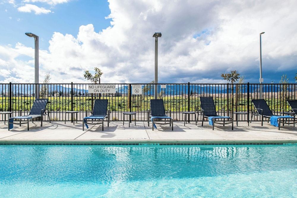 Fairfield Inn & Suites by Marriott Sacramento Winters 43/50