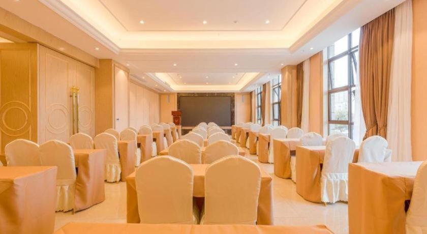 Vienna Hotel (Chongqing Jiangjin Shuangfu store) 52/64