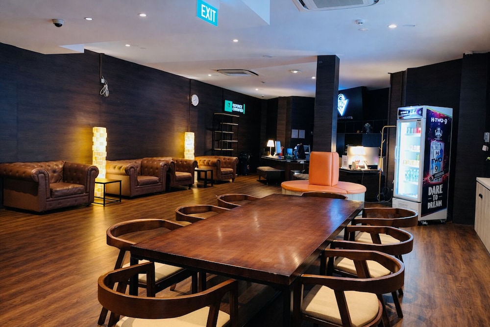 Arena Esports Hotel Bugis 48/50
