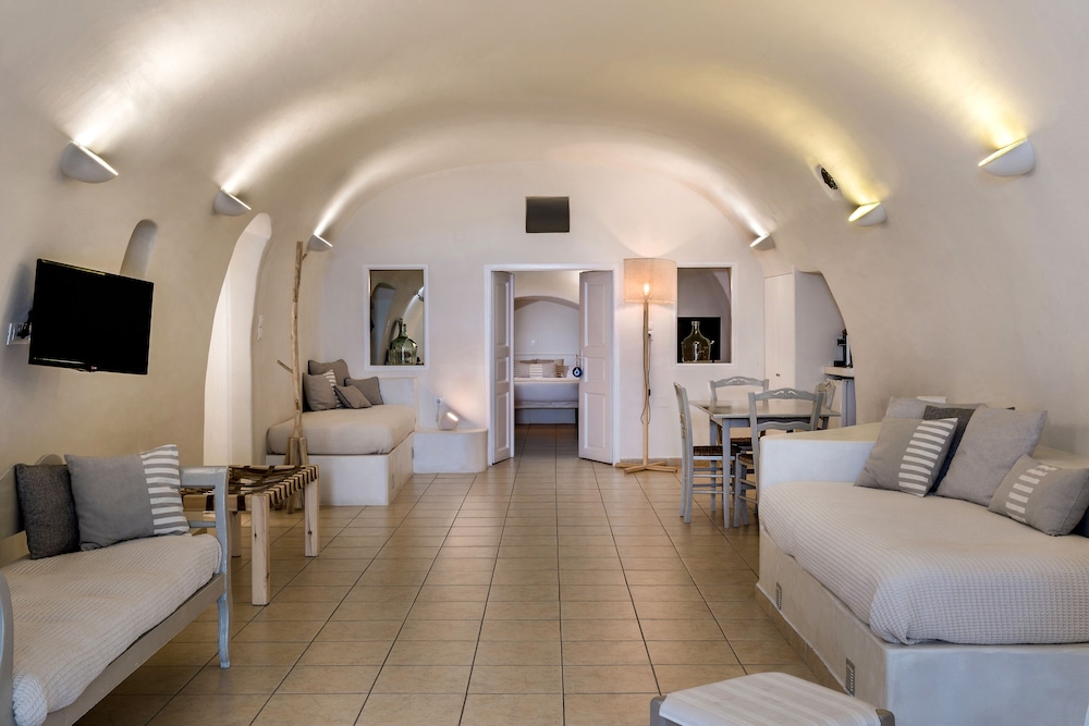 Blue Dolphins Apartments & Suites 31/49