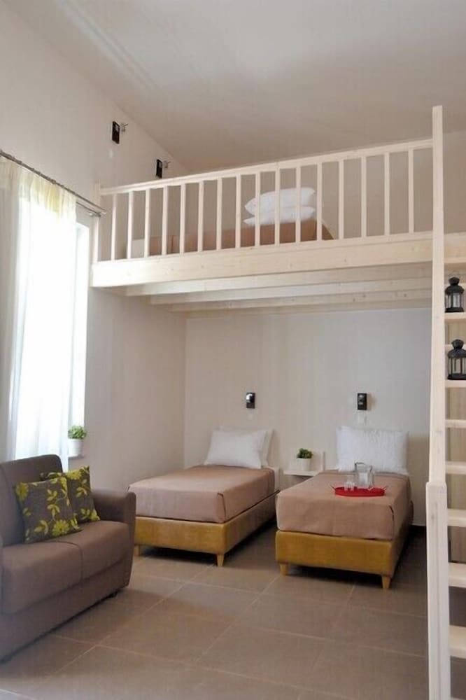 Xanthippi Hotel Apartments 17/42