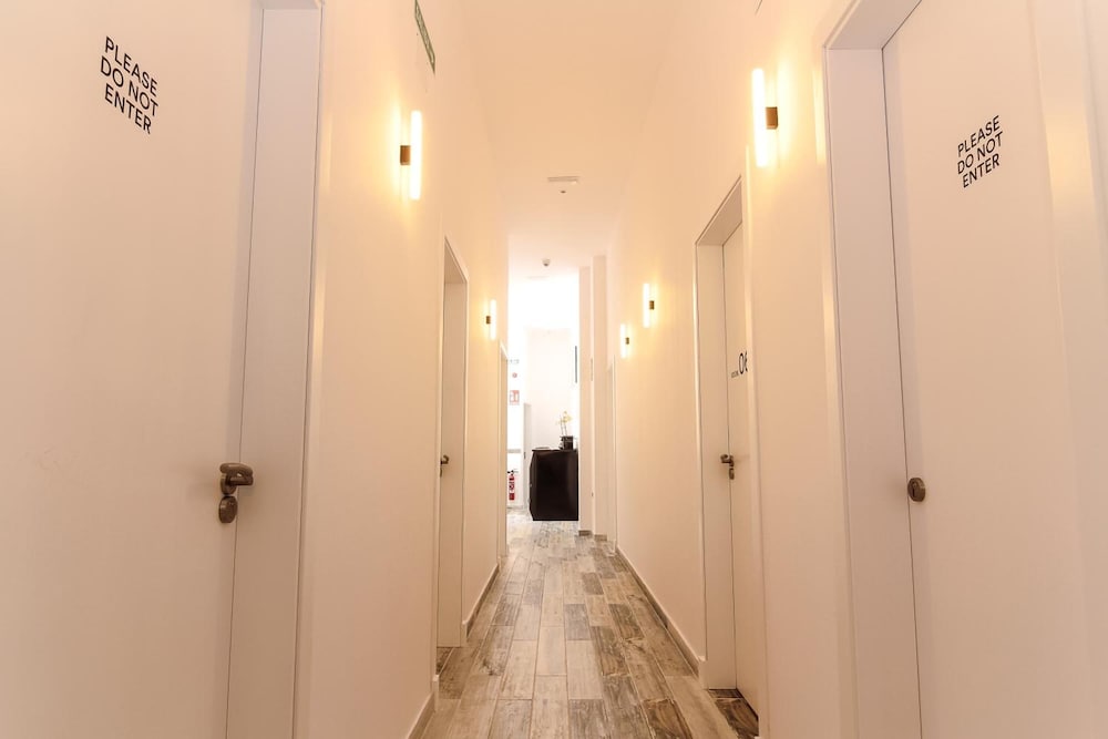 The 8 Rooms House 32/37
