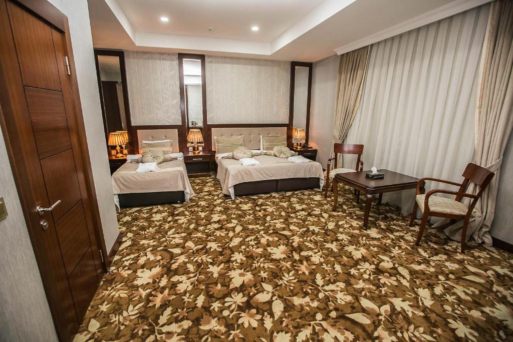 Standard Triple Room [W]