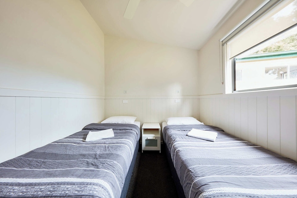 ANGLESEA BEACHFRONT FAMILY CARAVAN PARK 9/50