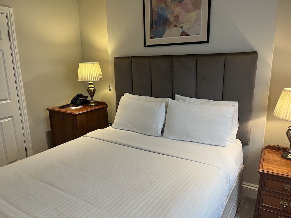 Staunton Hotel 42/65
