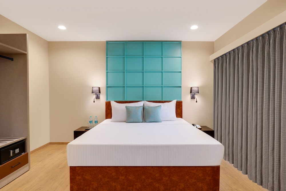 Royal Orchid Suites 26/58