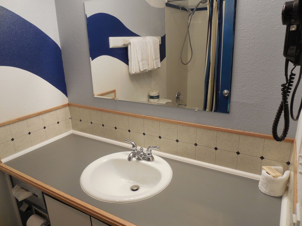 Kennewick Suites 2/58