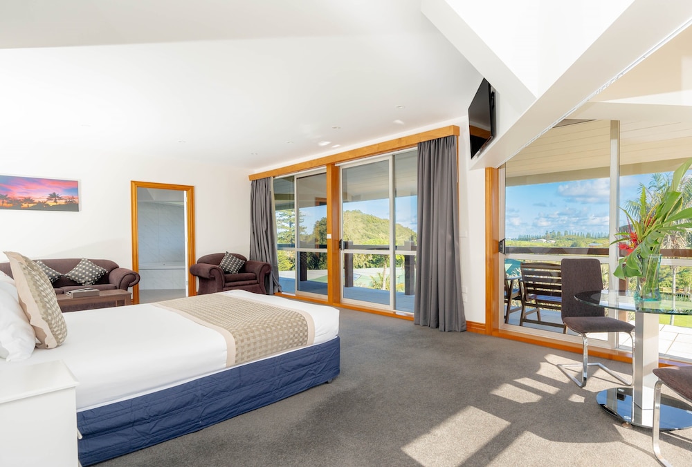 South Pacific Resort Hotel 9/50