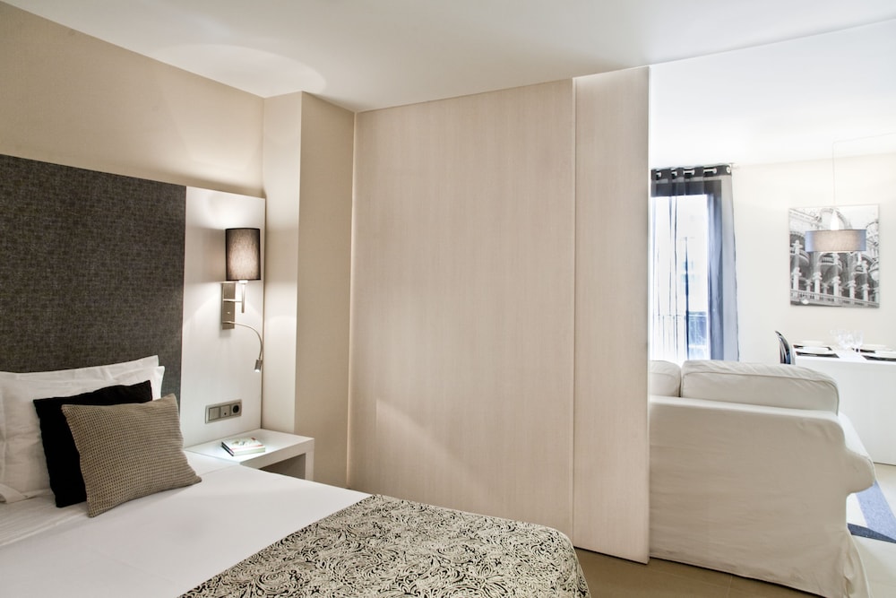 Up Suites Bcn 8/44
