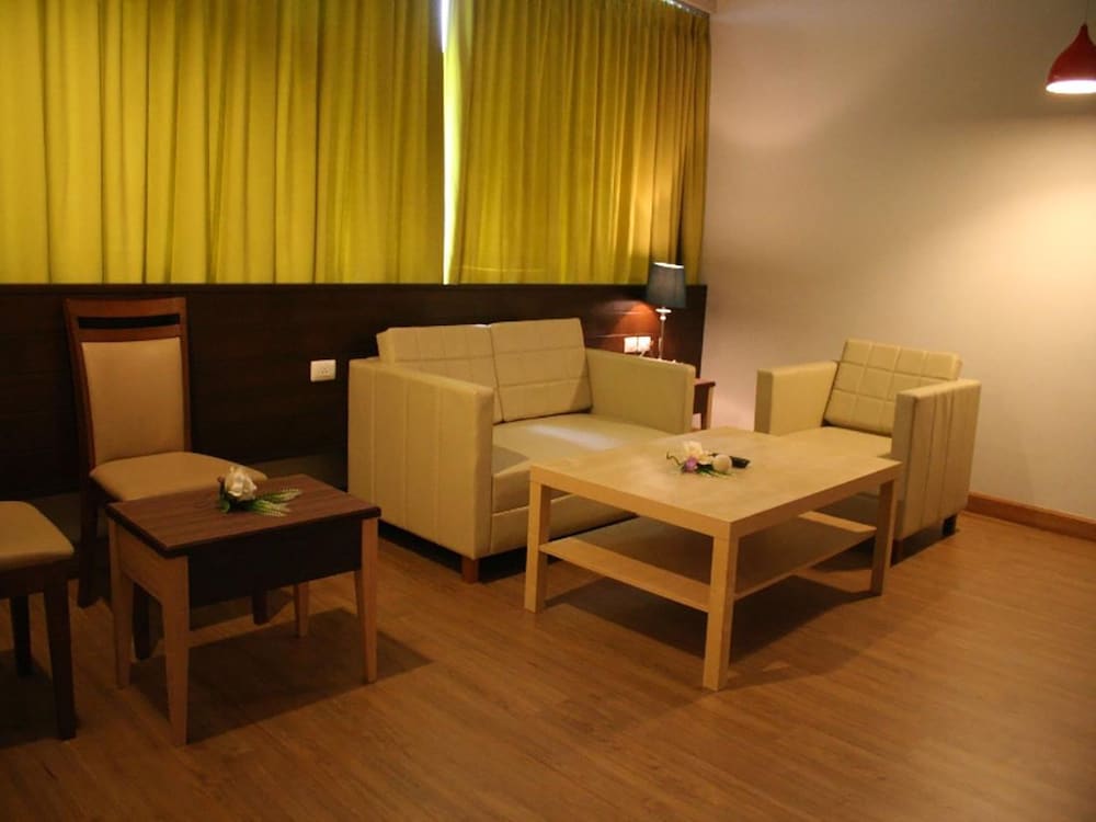 ALOHA HOTEL HAT YAI 55/66