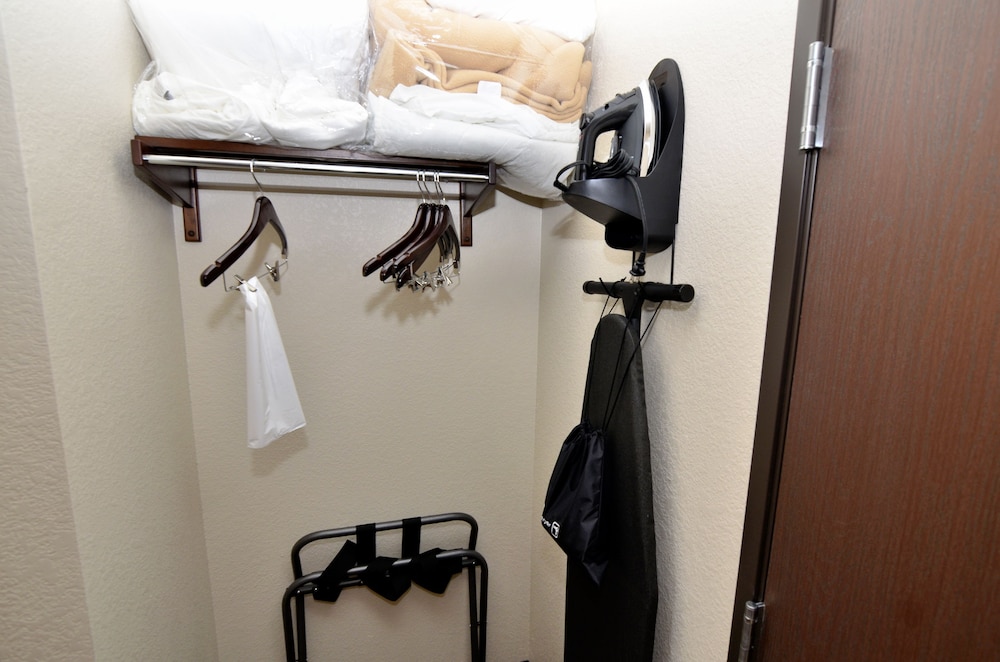 Cobblestone Inn & Suites - Manning 17/50